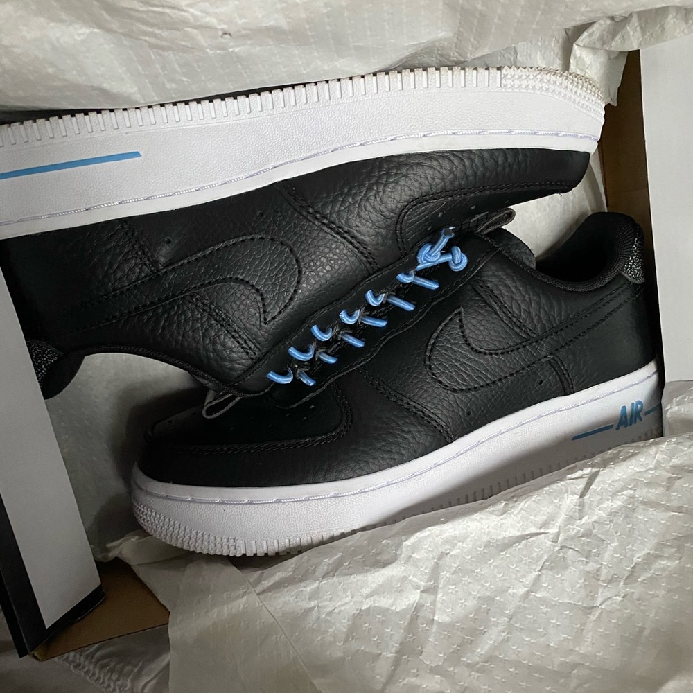 women’s air force 1’07 Lx
